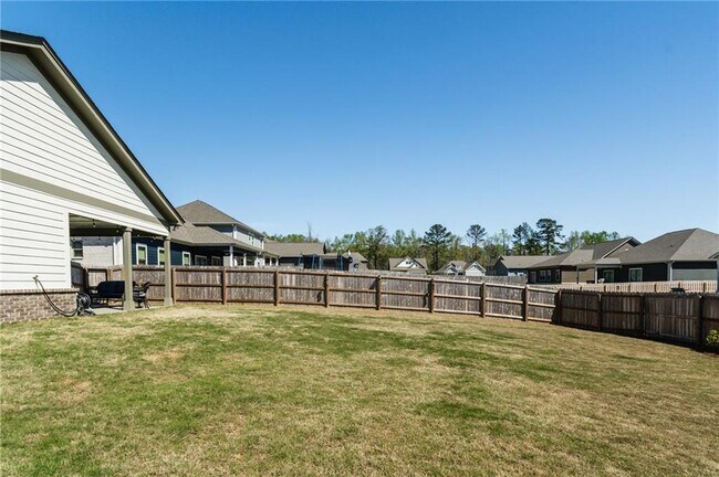 Building Photo - 2332 Rutland Rd