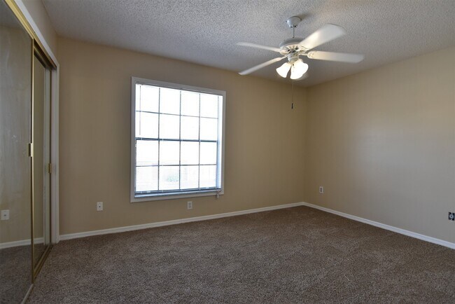 Building Photo - 3374 Cedar Springs Pl