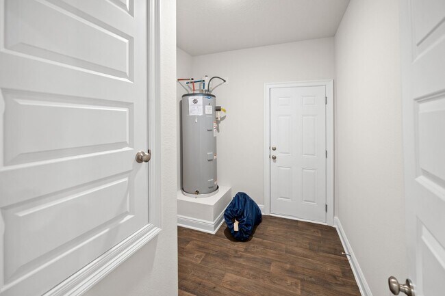 Building Photo - BRAND NEW HOME IN MAGNOLIA PINES!!!