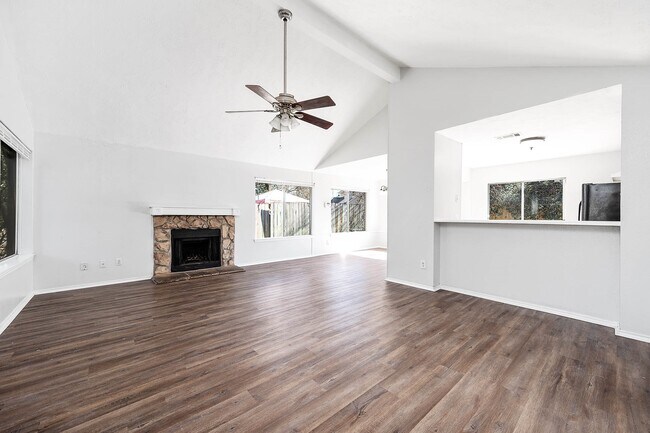 Building Photo - 3423 Nutwood Ln