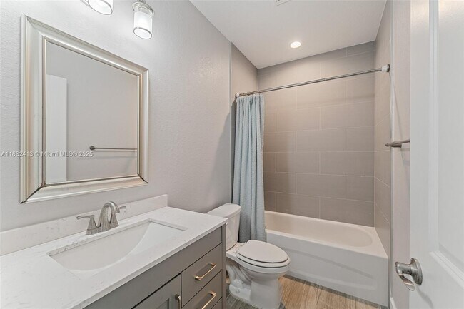 Building Photo - 4610 SW Masefield St