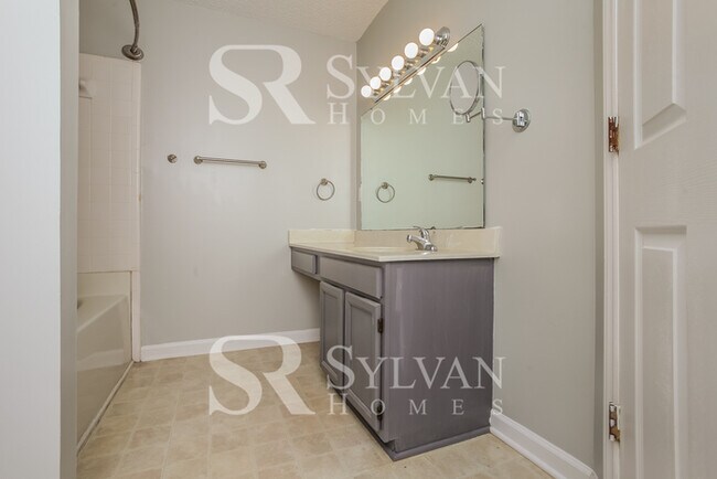 Building Photo - 5 Wheatstone