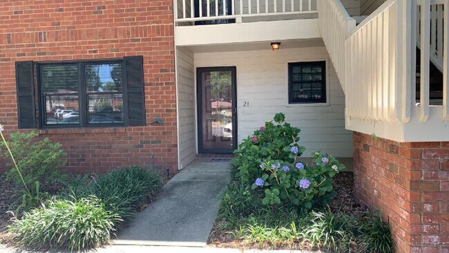 Primary Photo - 21 Colony Park Dr