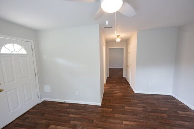 Building Photo - 2240 McClung Ave