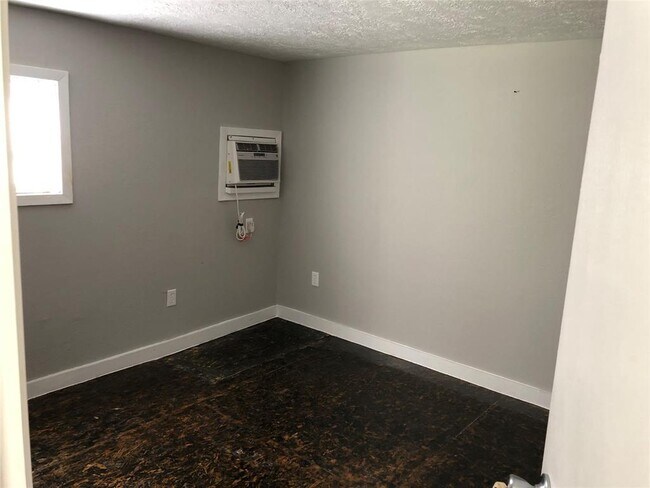 Building Photo - 27327 Peach Creek Dr