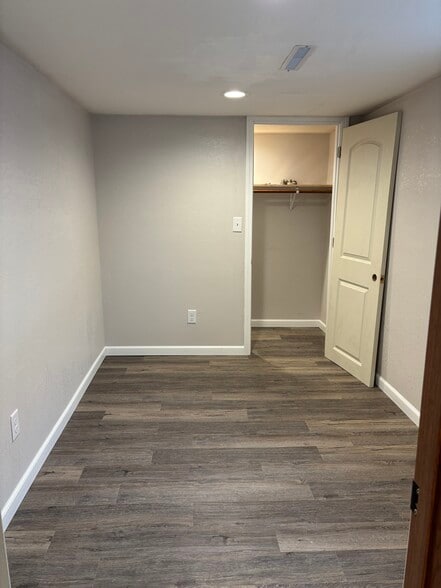 Building Photo - 914 N 6th St