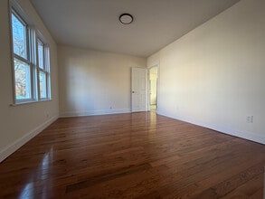 Building Photo - 19 Langdon St