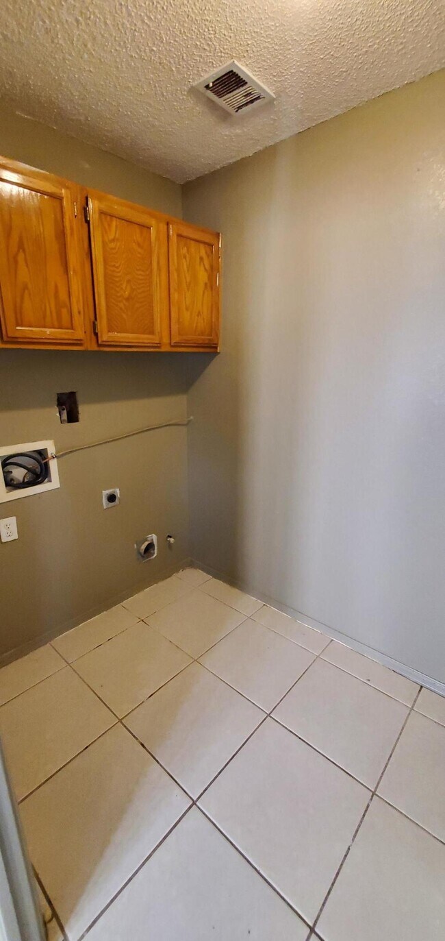 Building Photo - 12525 Tierra Cuervo Dr