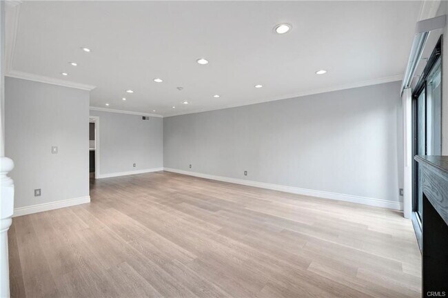 Building Photo - 1425 Goodman Ave