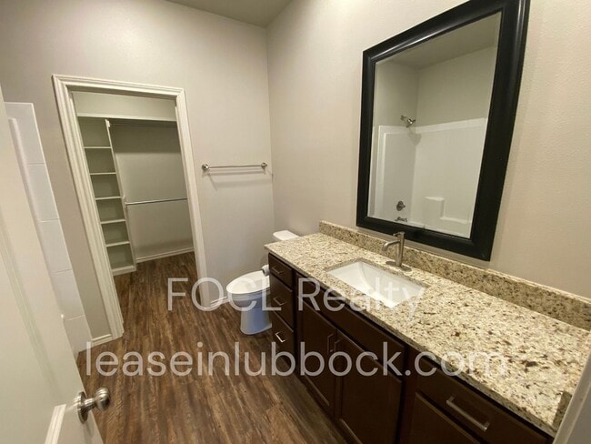 Building Photo - Luxury Duplex in Frenship School District!