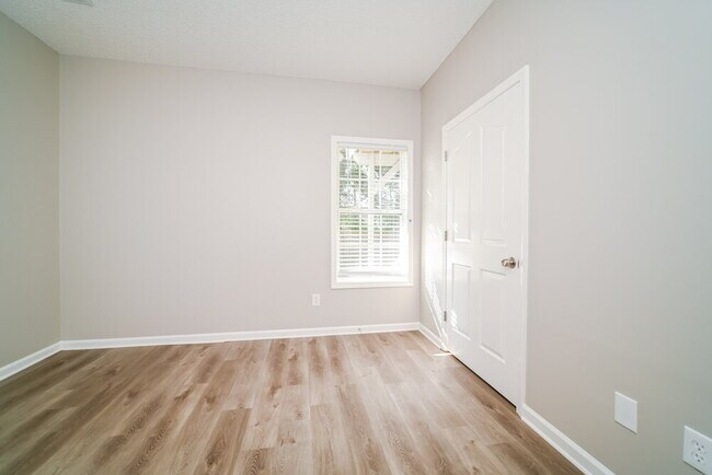 Building Photo - 122 Wills Way