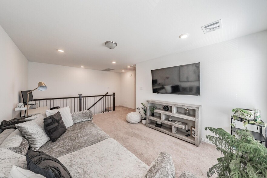 Loft game room - 7505 Laburnam Rd