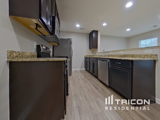 Building Photo - 909 Northern Dancer Ln