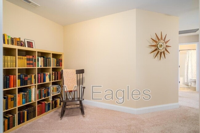 Building Photo - 2067 Bandera Dr