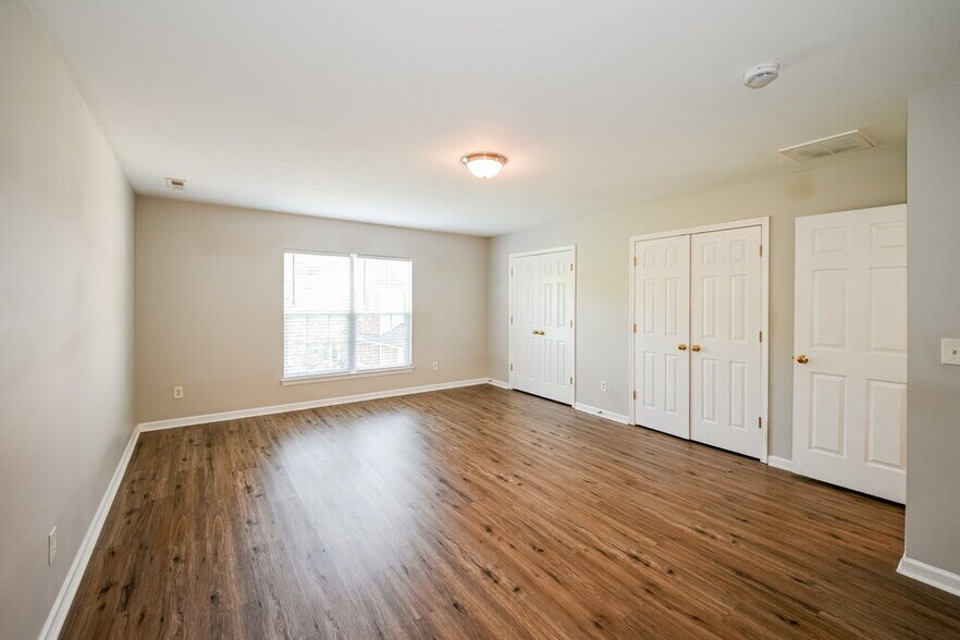 Building Photo - 7215 Hathaway Ct