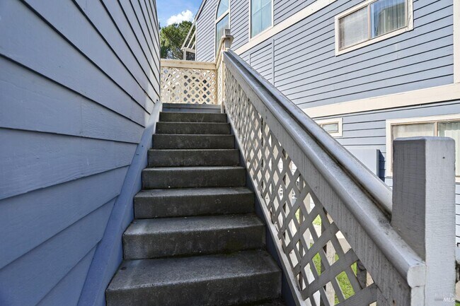 Building Photo - 219 Sea Crest Cir