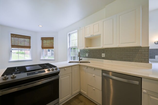 Building Photo - Charming & Spacious Colonial in N Cleveland Park w/Park-Like Rear Garden & Detached Garage