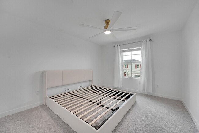 Building Photo - 6371 Windwood Wy