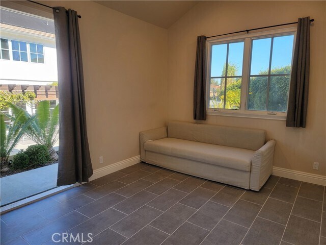 Building Photo - 1024 Granvia Altamira