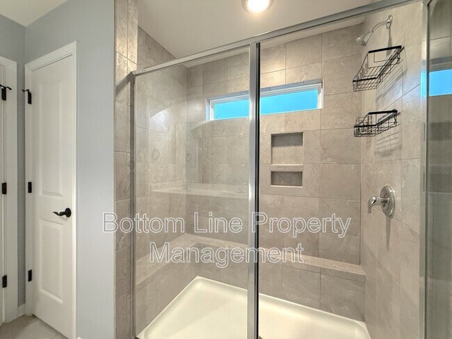 Building Photo - 13450 Savannah Point Dr