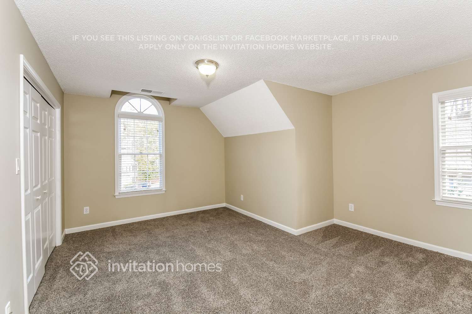 Building Photo - 4000 Bent Willow Ln