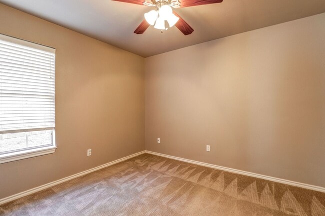 Building Photo - 3 Bedroom 2 Bathroom House in PGISD!