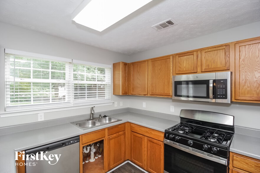 Building Photo - 6109 Buck Hollow Dr N W