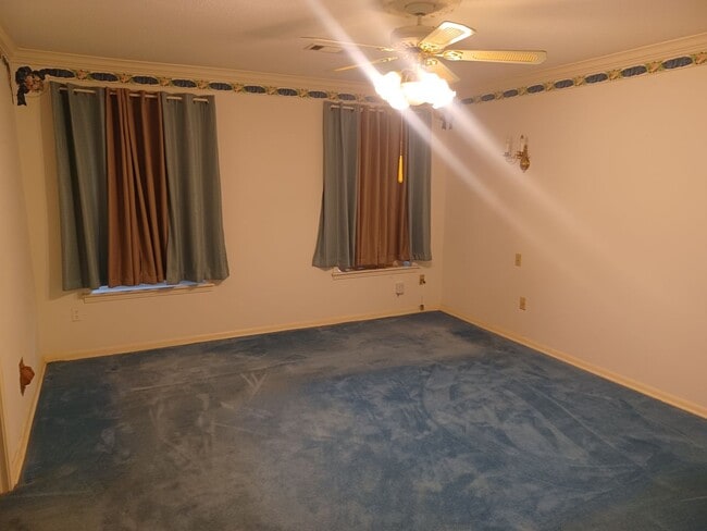 Building Photo - 4bd/3bth - Move-In Ready