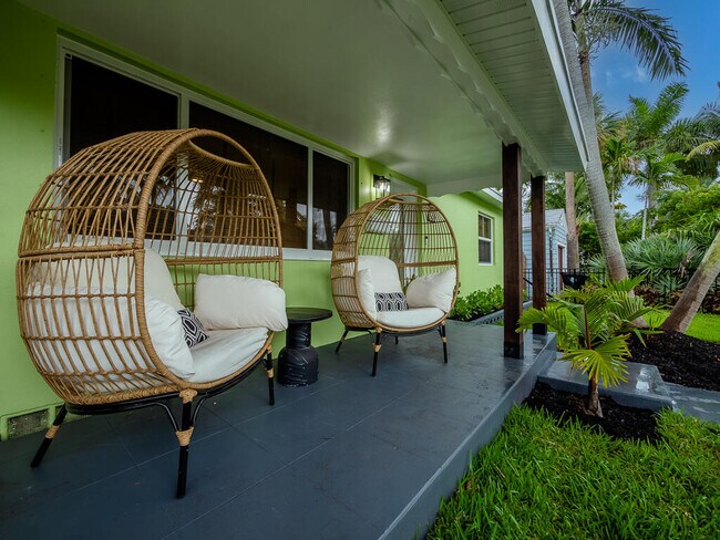 Building Photo - 418 N Palmway