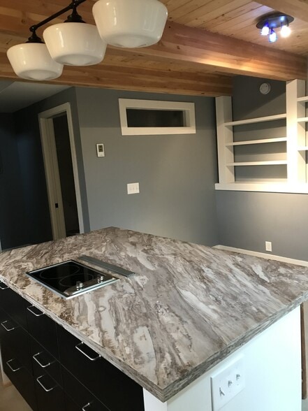 Building Photo - 1412 SE Carlton St