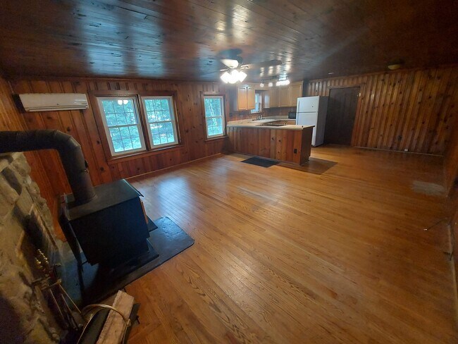 Building Photo - 4211 Yellow Mountain Rd