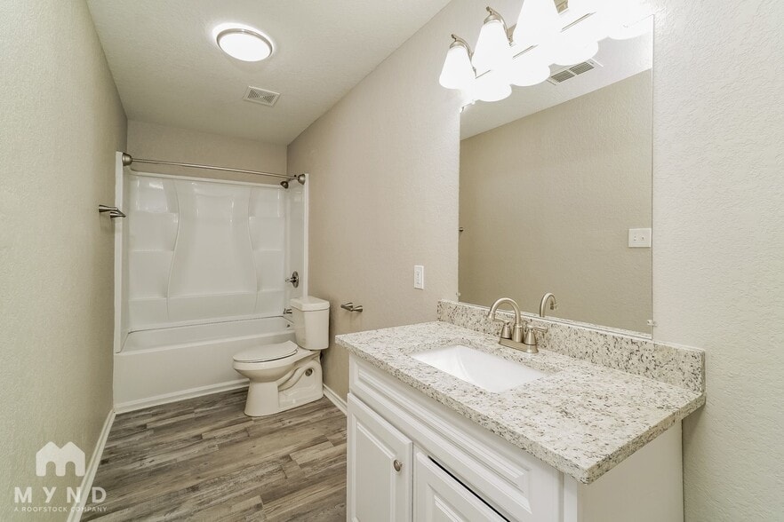 Building Photo - 659 Northlake Dr