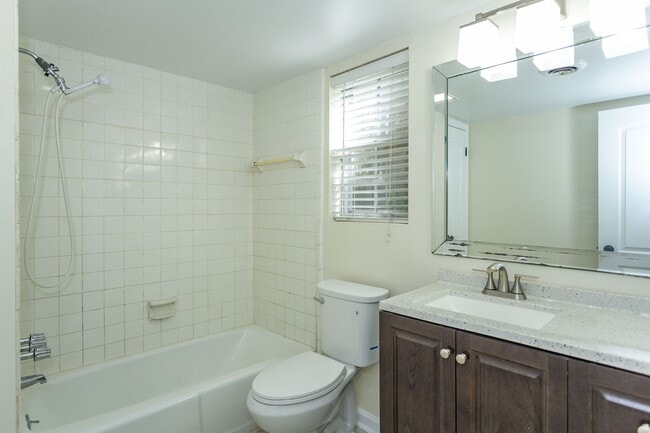 Building Photo - 2053 Montreat Cir