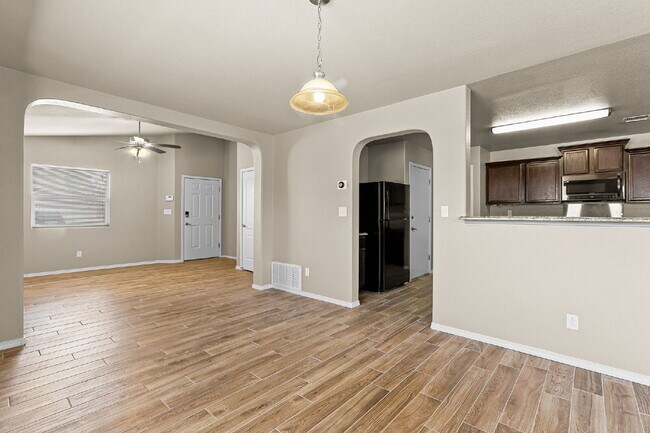 Building Photo - "Charming 3-Bed, 2-Bath Oasis on Dust Storm Lane – Spacious 1,596 Sq Ft Home in El Paso!"