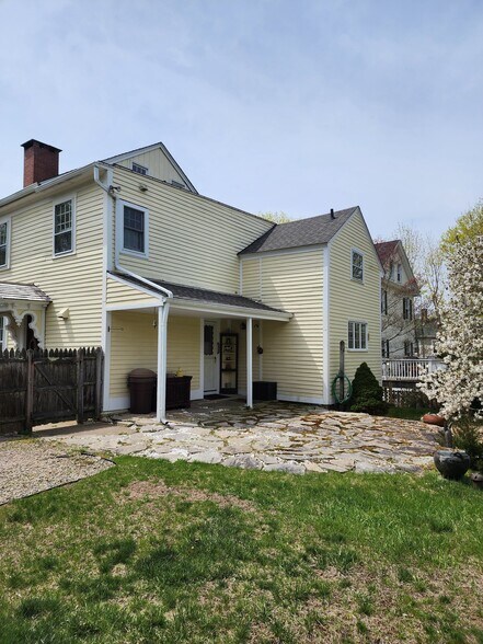 Building Photo - 1444 Pequot Trail