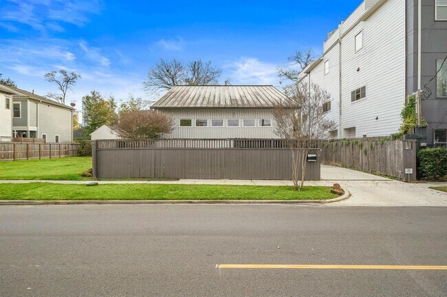 Building Photo - 1813 Crockett St