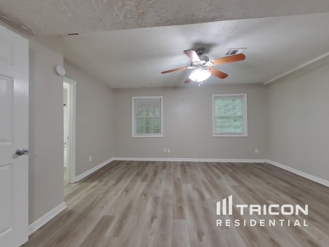 Building Photo - 305 Denae Ct