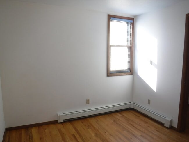 Building Photo - Rattlesnake area house