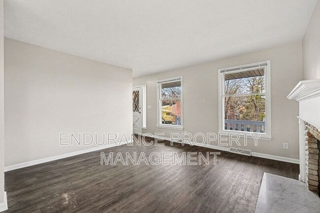 Building Photo - 334 Hyde Park Dr