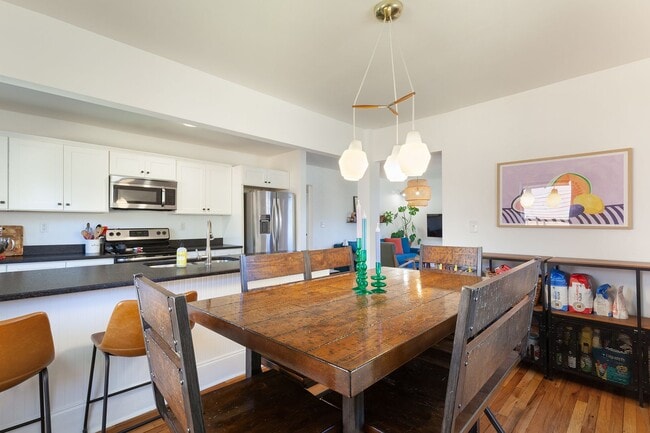 Building Photo - Beautifully Updated Home in Vibrant Atlanta Neighborhood