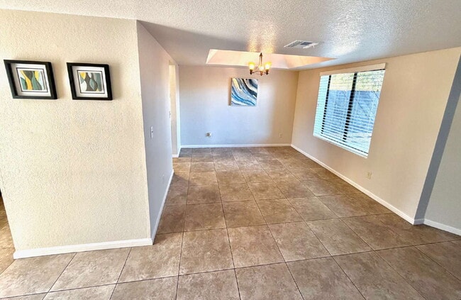 Building Photo - 2bd townhouse in Winterhaven