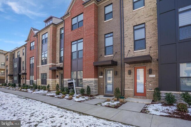 Building Photo - 44734 Roosevelt Sq