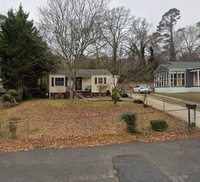 Building Photo - Charming 2BR House – Private Yard & Great Location!