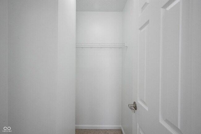 Building Photo - 9009 Mercer Dr