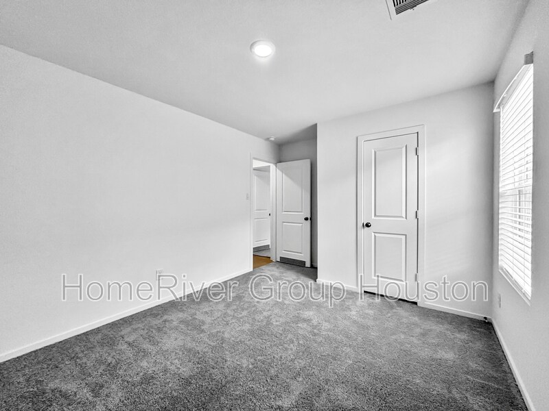 Building Photo - 6022 Starling Dr