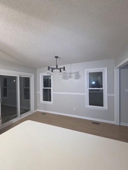 Building Photo - 2904 Bannf Ct