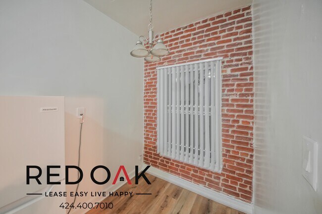 Building Photo - 1111 S Norton Ave