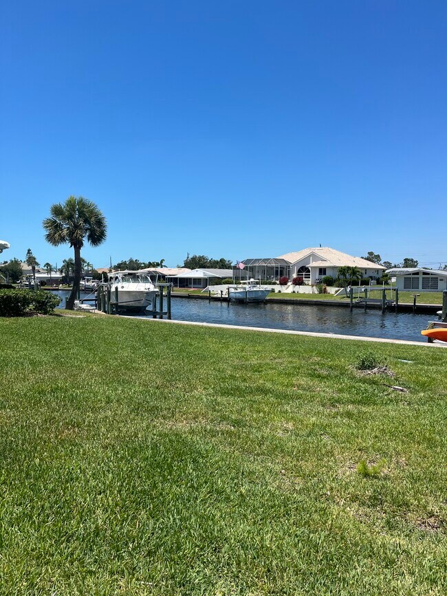 Primary Photo - 24 Oakwood Dr N