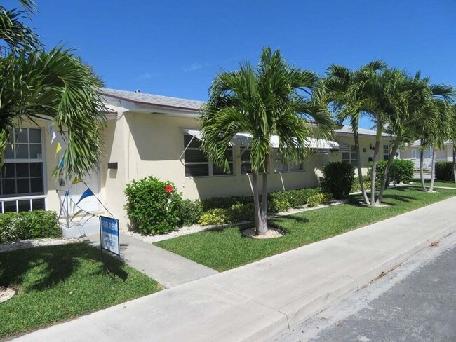 Building Photo - 327 S Ocean Blvd