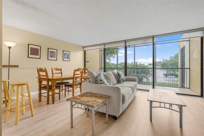 Building Photo - 2911 SW 87th Terrace